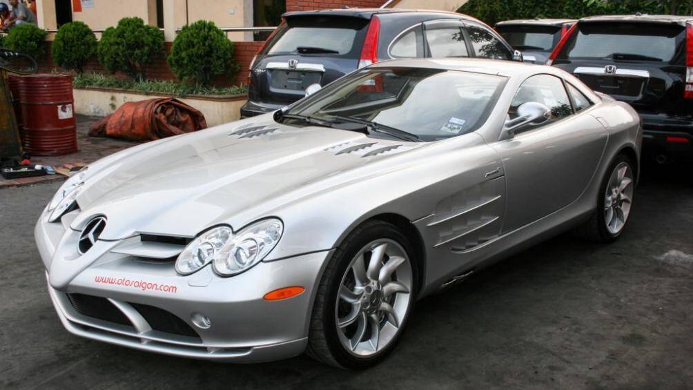 Cản trước của xe được vuốt nhọn như một mũi tên, nét thiết kế đầy táo bạo được pha trộn hài hòa nhằm đảm bảo tính khí động học cho xe