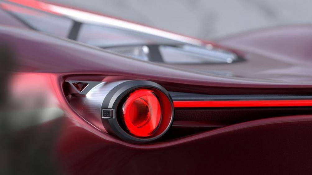 Chiếc xe cũng được thiết kế rất thấp và có thể cắt gió khiến chiếc xe hoàn hảo cho đường đua Mulsann tại giải Le Mans