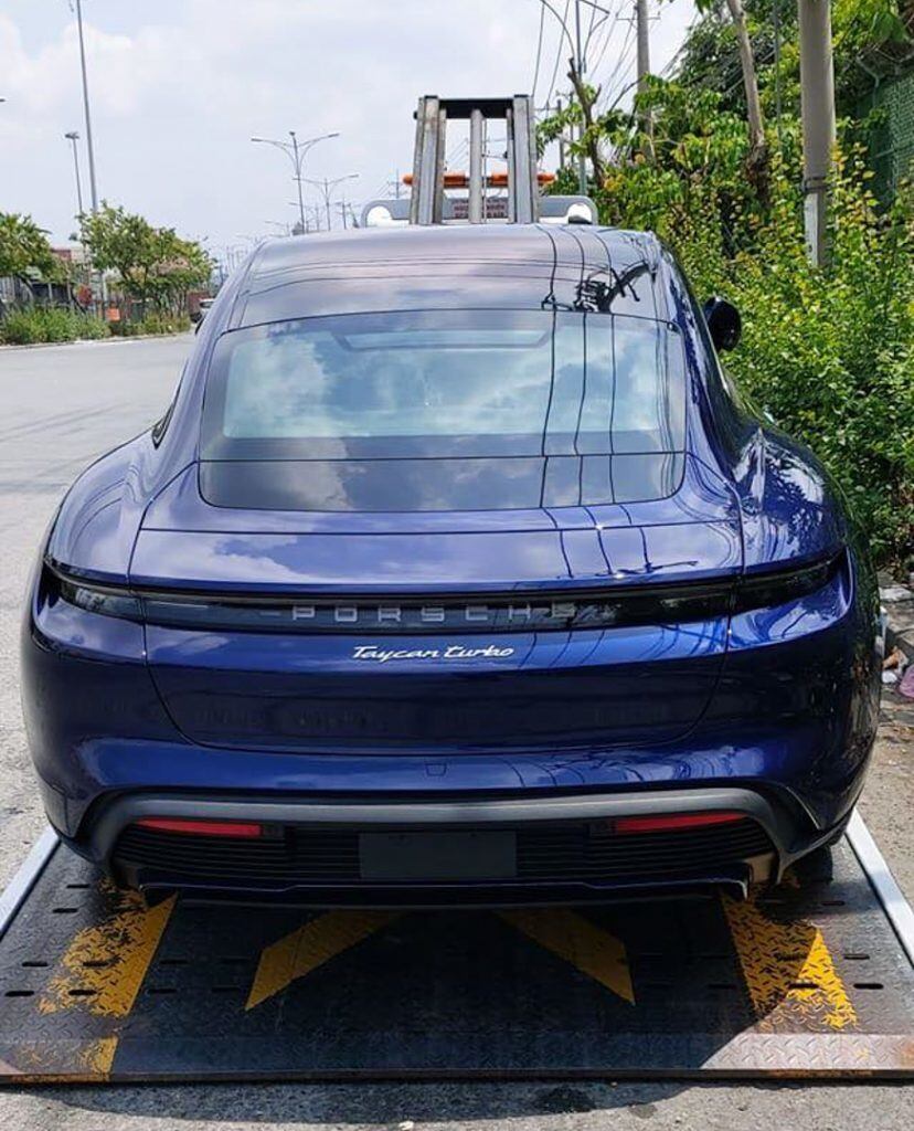 Rất có thể chiếc xe này được đưa về thông qua đại lý chính hãng của Porsche tại Việt Nam