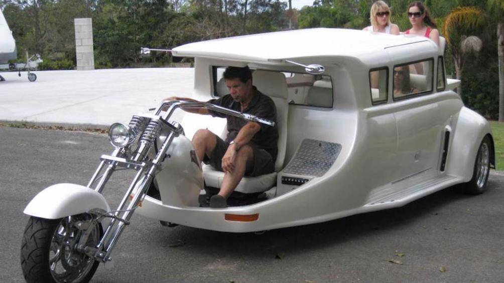 Trên phần đuôi chúng ta có thêm 2 ghế ngồi nữa và nó được đặt lộ thiên