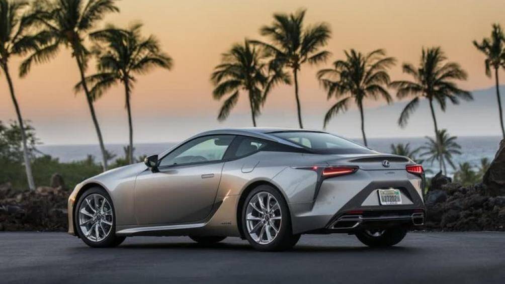 Hệ thống cân bằng điện tử cũng được nâng cấp với chức năng hỗ trợ vào cua tốc độ cao chủ động