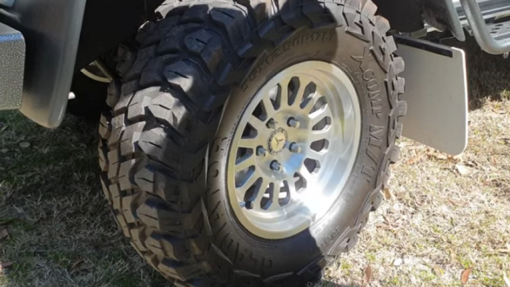 Dựa theo Expedition Portal, giá xe Mercedes-Benz G Professional Escape là hơn 200.000 USD (khoảng 4,7 tỷ đồng)