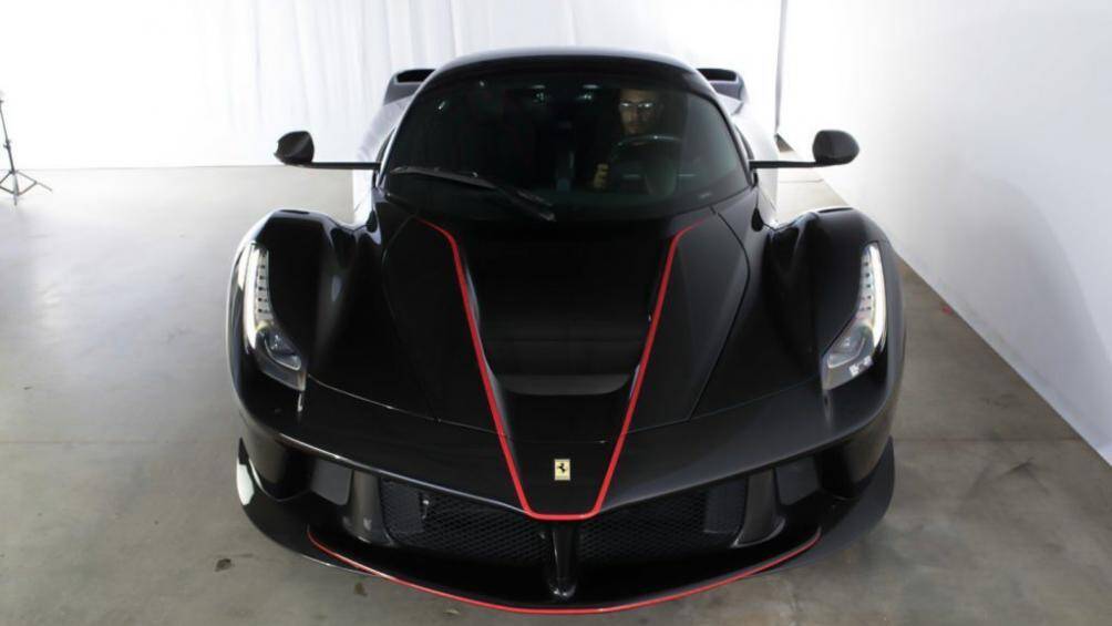 Với số lượng được sản xuất ít ỏi, việc sở hữu một chiếc LaFerrari Aperta là điều không dễ dàng