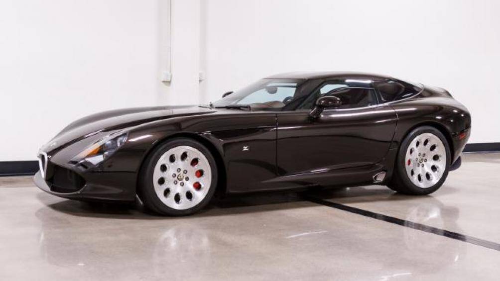 Chiếc xe hiện được bán tại TSG Autohaus ở Costa Mesa, CA với giá 699.000 USD