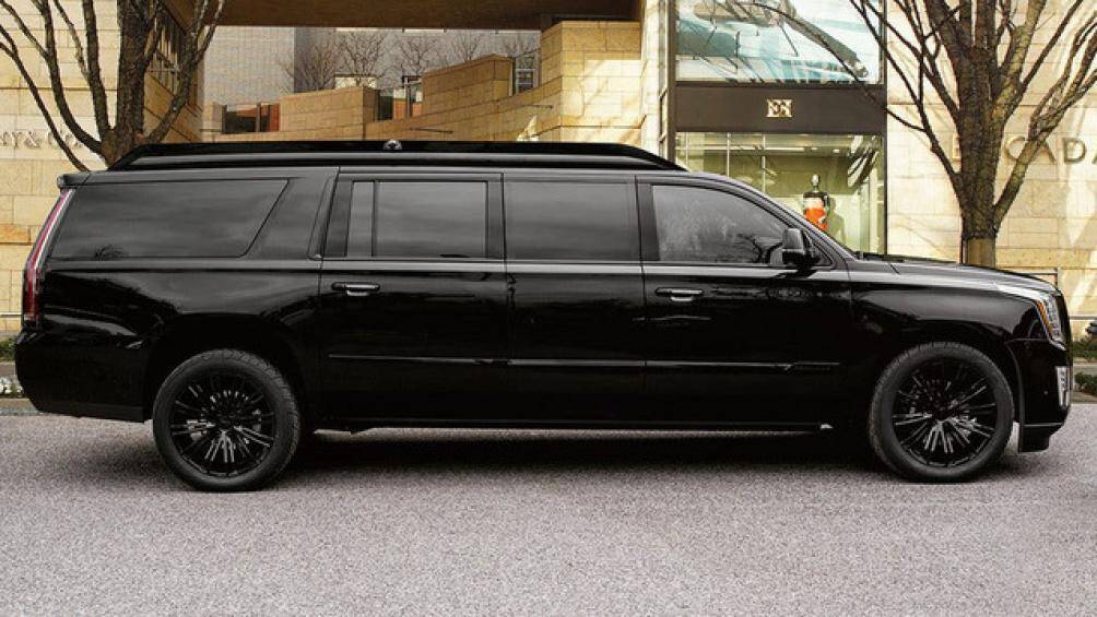 Mẫu SUV Cadillac Escalade với mức giá khởi điểm là 75.000 USD vốn đã sang trọng, nay qua dự án Sky Captain nó càng trở nên long lanh hơn bao giờ hết