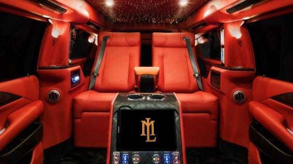 Bản này có một cấu hình khác cho những khách hàng đam mê thưởng rượu trong cabin