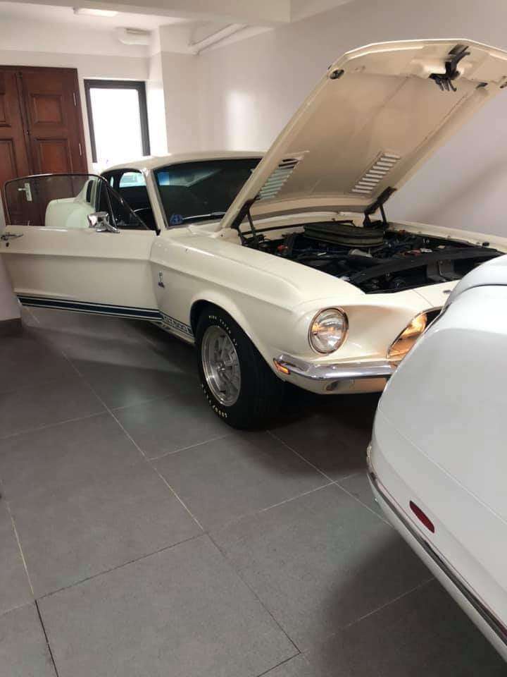 Đi cùng bộ mâm mười chấu sơn bạc cùng lốp xe cỡ lớn