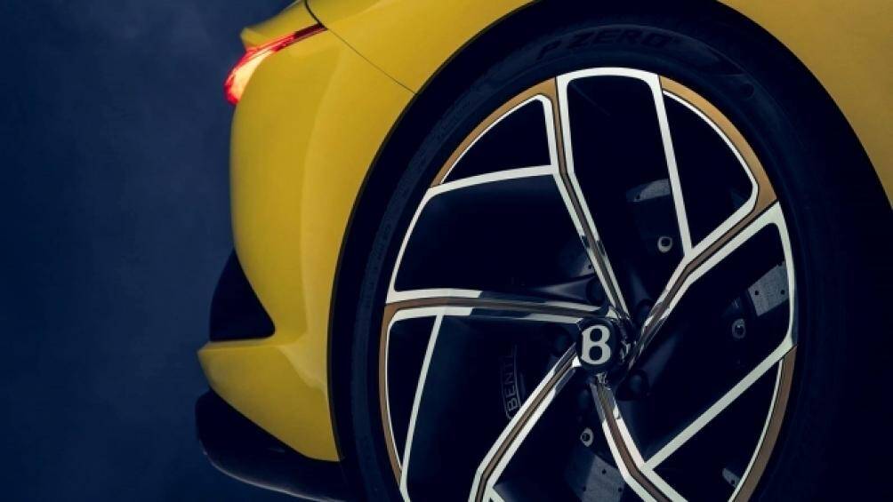 Bentley Mulliner Bacalar sử dụng bộ mâm thể thao thiết kế mới với 3 tông màu nổi bật và kích thước 22 inch