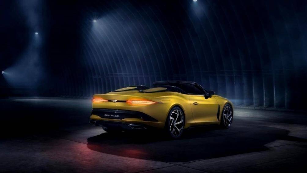 Bentley EXP 100 GT vốn được phong tặng danh hiệu "Mẫu xe concept đẹp nhất năm" của tạp chí GQ