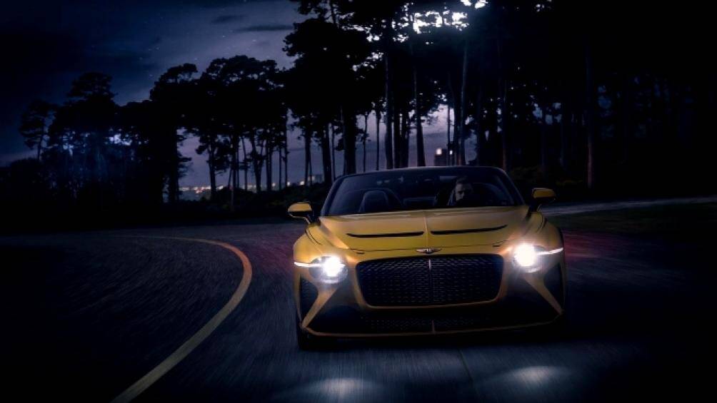 Hệ thống đèn pha dạng trong hay những đường viền LED chạy ban ngày, lưới tản nhiệt dạng đứng của bản concept giờ đây được thu nhỏ lại