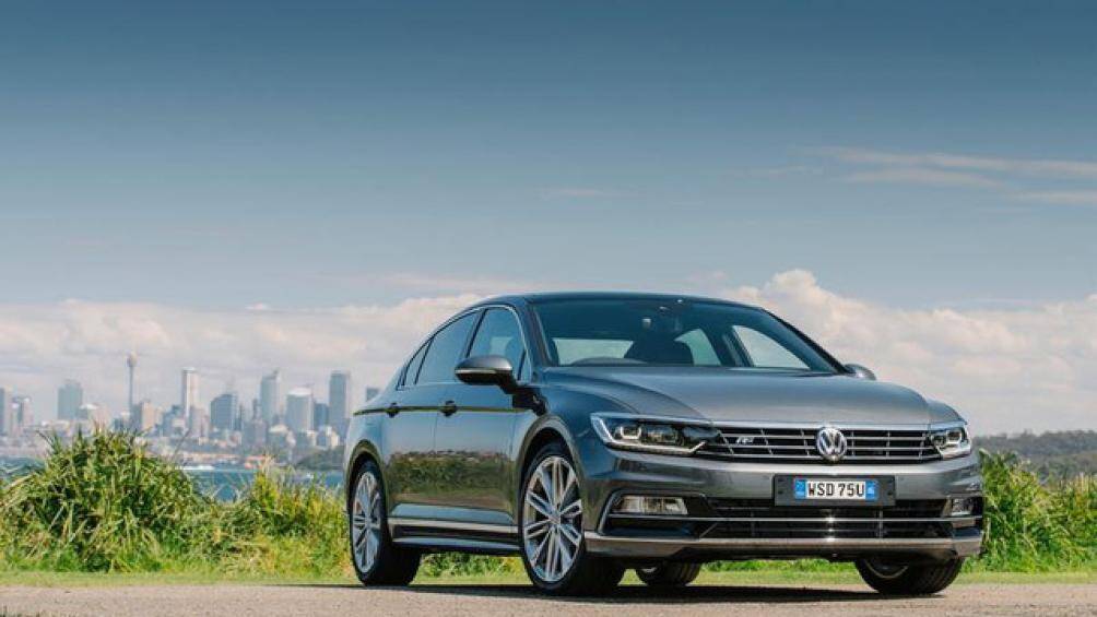 16. Volkswagen Passat – 572.043 xe (giảm 13,5%)