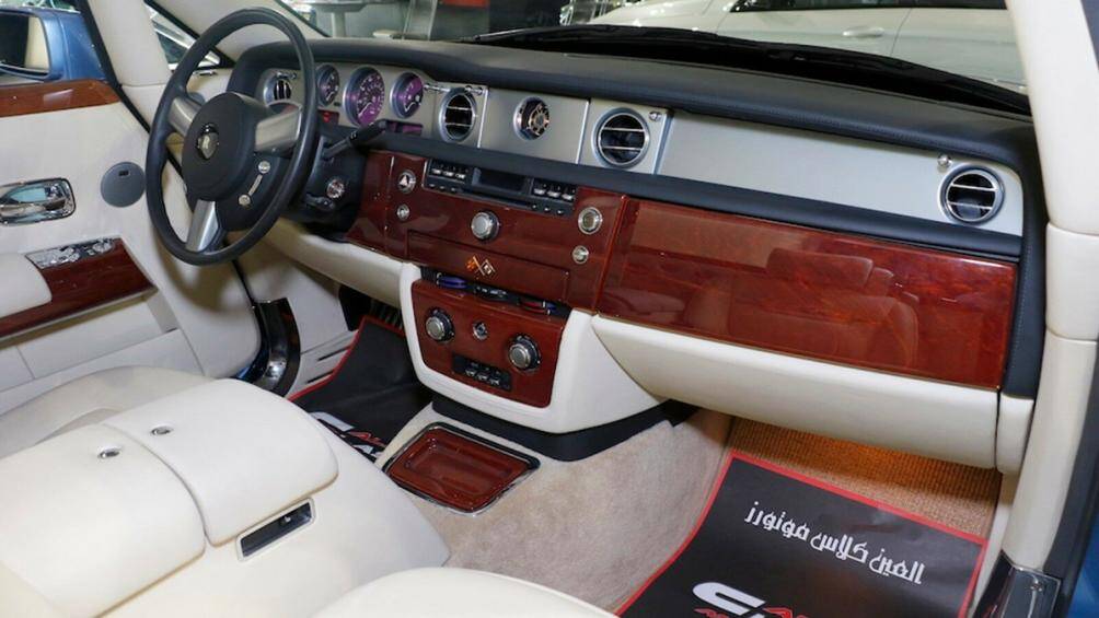 Là mẫu xe “độc bản”, Rolls-Royce Hyperion sở hữu chiếc đồng hồ giá 100.000 USD được hãng Girard-Perregaux thiết kế riêng cho mẫu xe này