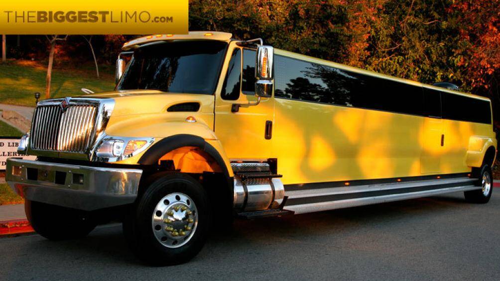 3. Colossus Limo là chiếc limo đắt tiền nhất trên thế giới