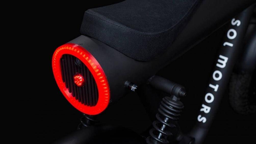 Giá khởi điểm cho Sol Pocket Rocket ở mức 6.000 USD (140 triệu đồng), phiên bản S cao cấp hơn sẽ được bán với giá 7.500 USD (175 triệu đồng)