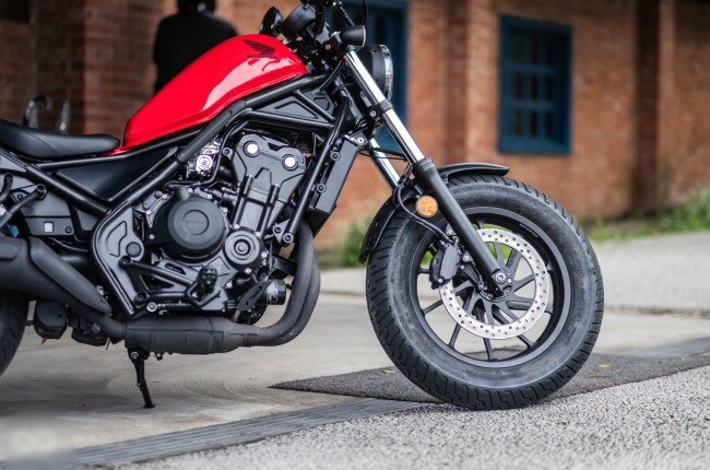 Cùm phanh trước của Nissin có 2 piston