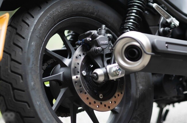 Cùm phanh sau của Nissin có 1 piston
