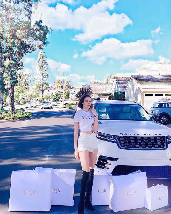 Mới đây nhất chính là sự xuất hiện của một cô gái mới thuộc hội "đệ nhất rich kids Việt Nam" có tên Sella Trương