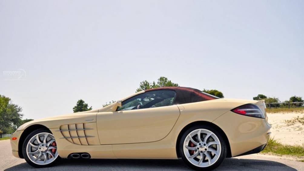 Mẫu xe này được chế tạo lấy cảm hứng từ một chiếc Mercedes-Benz 300SL Gullwing đời 1955