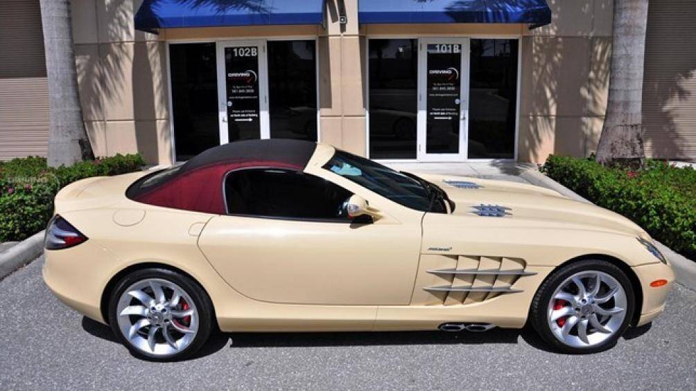 Chiếc xe được trang bị phần mui xe với vật liệu mới và phần mui có thể đóng/mở trong vòng 10 giây