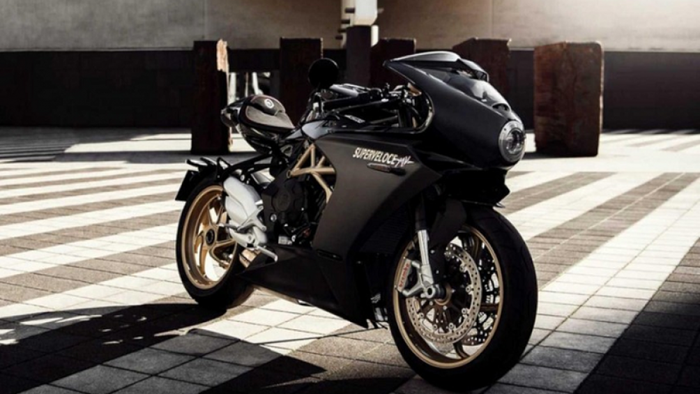 Siêu mô tô MV Agusta Superveloce Ottocento 2020 sẽ có hai tùy chọn màu đỏ bạc và đen