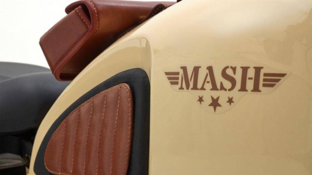 Hãm tốc cho xe là bộ phanh đĩa đơn thủy lực ở phía trước với hệ thống ABS (chống bó cứng phanh) và phanh tang trống ở phía sau