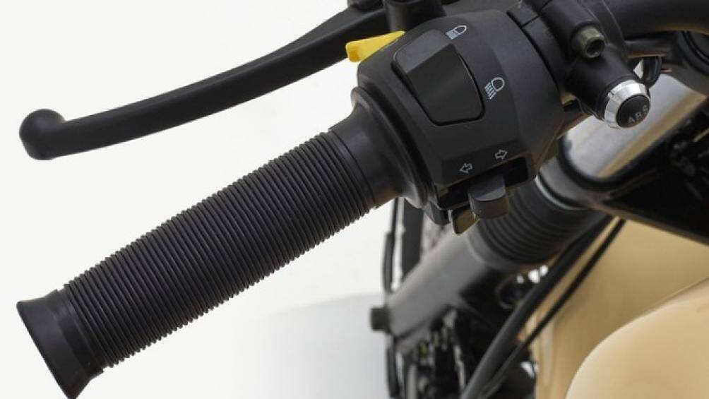 Desert Force 400 trang bị động cơ đơn xylanh, dung tích 397cc, làm mát bằng không khí