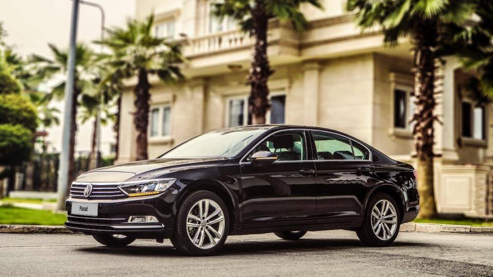 10. Volkswagen Passat (15 triệu xe)