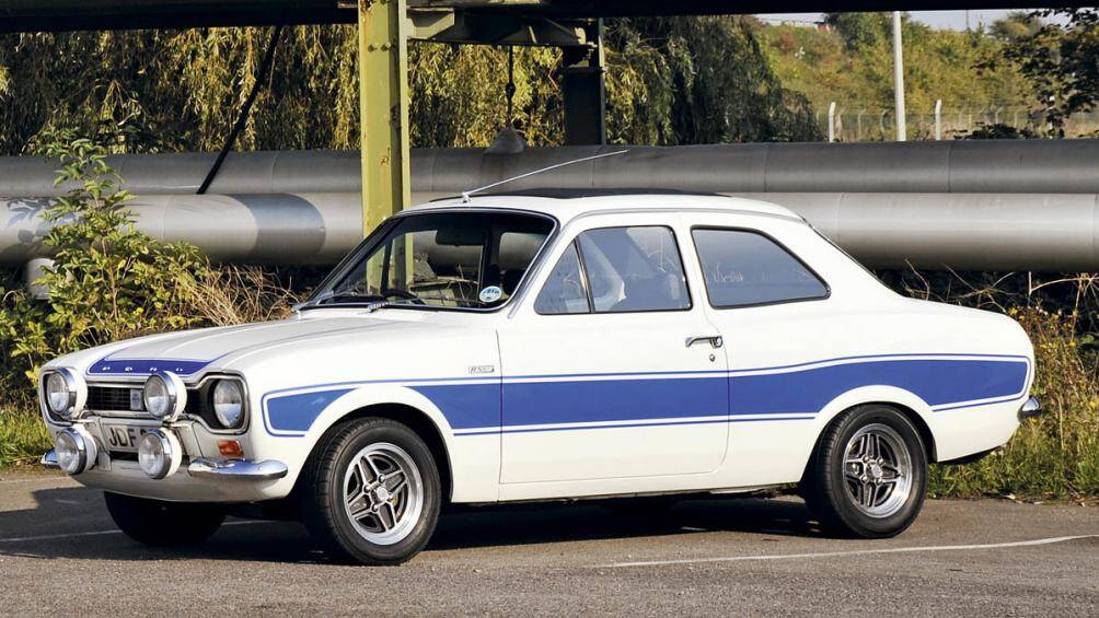 7. Ford Escort (18 triệu xe)