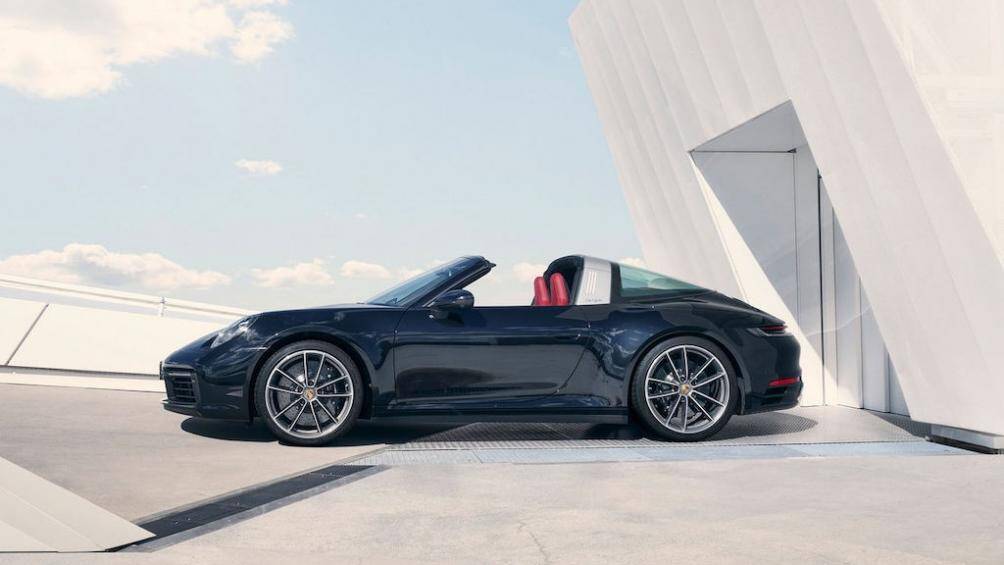 Mui xe được thiết kế đóng/mở tự động chỉ trong 19 giây