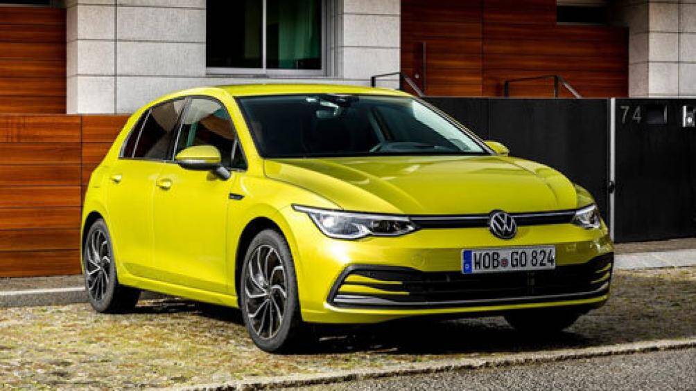 1. Volkswagen Golf (doanh số: 97.777 chiếc)