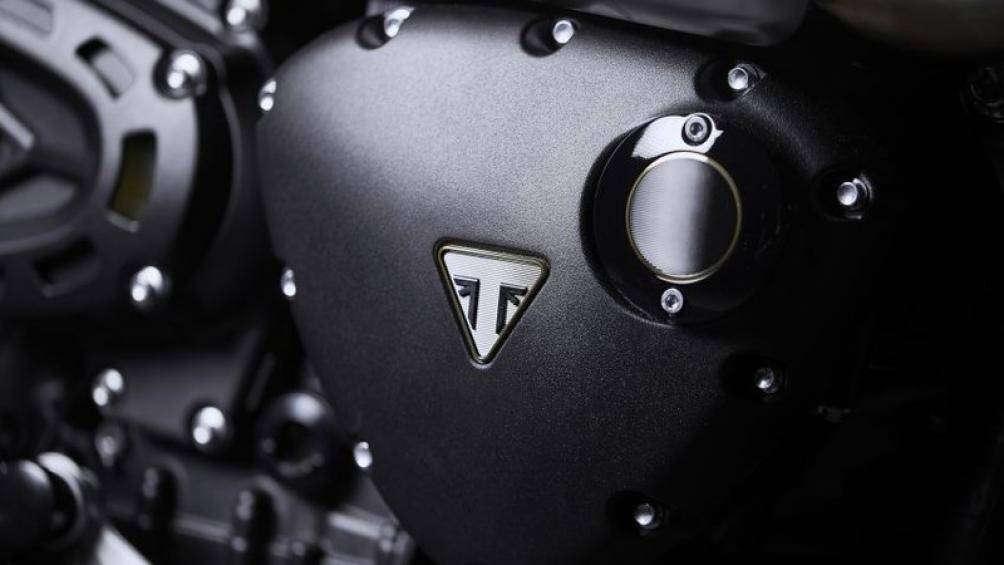 Cả 2 mẫu xe sử dụng động cơ song song kép 1.200 cc sản sinh công suất 89 mã lực tại vòng quay 7.400 vòng/phút