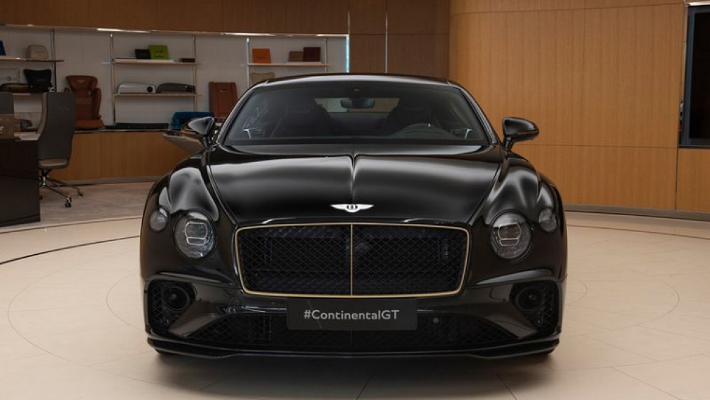 Phiên bản Bentley Continental GT Aurum Edition này được mạ vàng và chỉ được sản xuất 10 chiếc trên thế giới