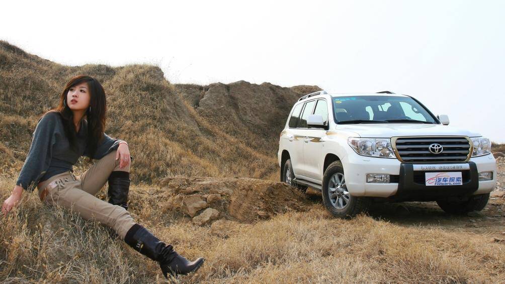 Chiếc xe này là Land Cruiser đời 2011