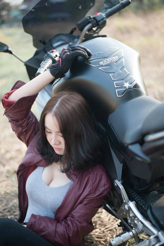 Tựa đầu vào "chàng trai" hầm hố