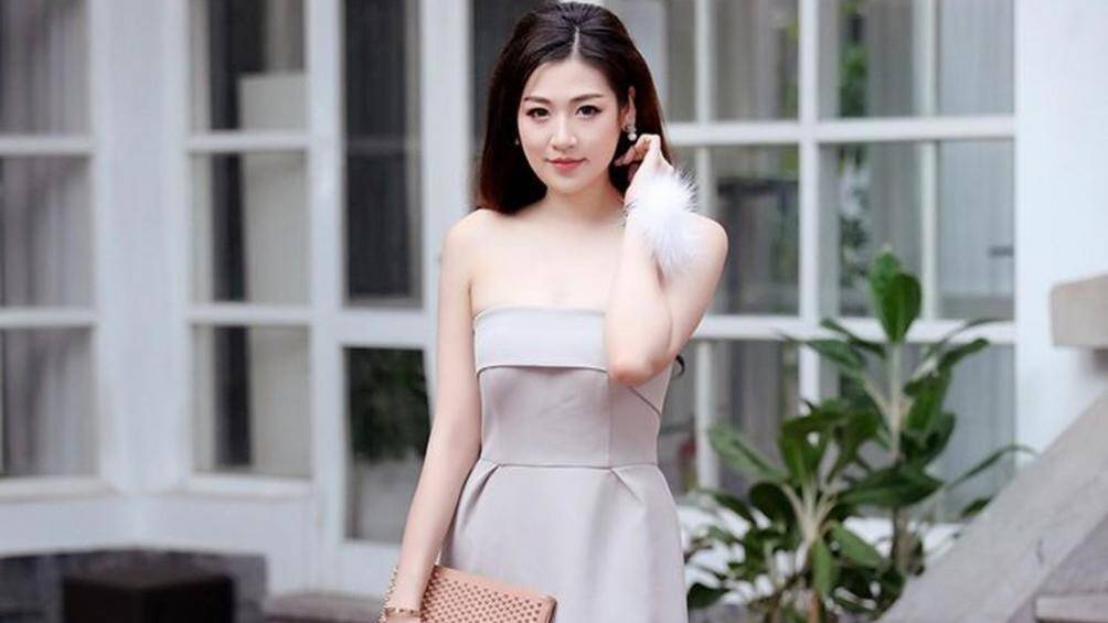 Dương Tú Anh sinh ngày 20/6/1993 là á hậu 1 cuộc thi Hoa hậu Việt Nam năm 2012