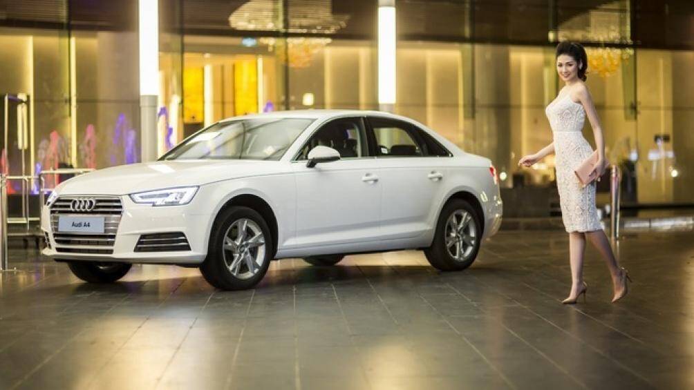 Hình ảnh Tú Anh cực duyên dáng bên cạnh chiếc Audi A4 được chụp năm 2016