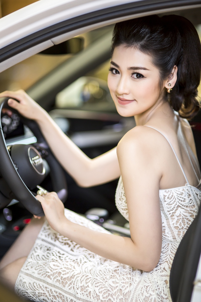 Nội thất sang trọng của Audi A4 như được nâng tầm cùng nhan sắc Việt