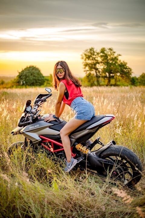 Nhưng cũng không kém phần cá tính, trẻ trung