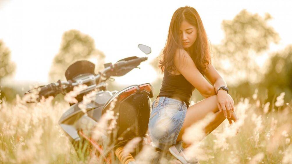 Người đẹp lại thu hút mọi ánh nhìn với vẻ đẹp trong sáng thuần khiết