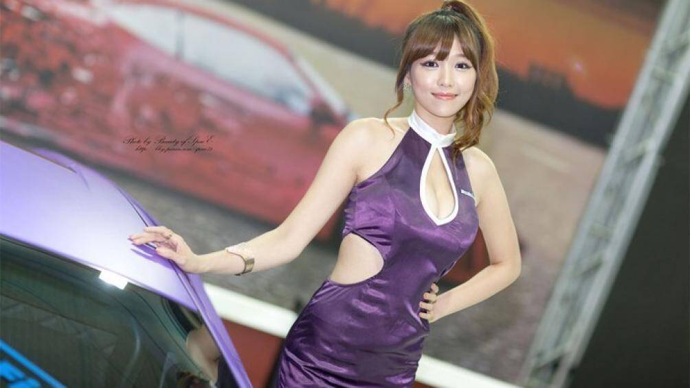 Lee Eun Hye là một trong những người mẫu xe nổi tiếng nhất xứ Kim chi với thân hình chuẩn và gương mặt đẹp như thiên thần