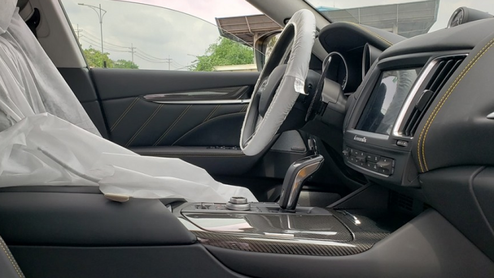 Được biết, chiếc Levante Trofeo được cho là của đại gia Minh nhựa mang tông màu đen pha lẫn đường chi khâu màu vàng tương phản