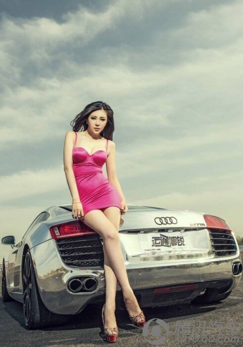 Bên cạnh đó, người mẫu chân dài này cũng rất thích tham gia môn nghệ thuật thứ 7