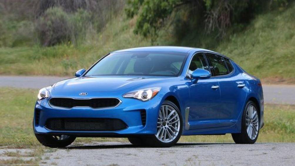 9. Kia Stinger (doanh số: 27.567 chiếc)