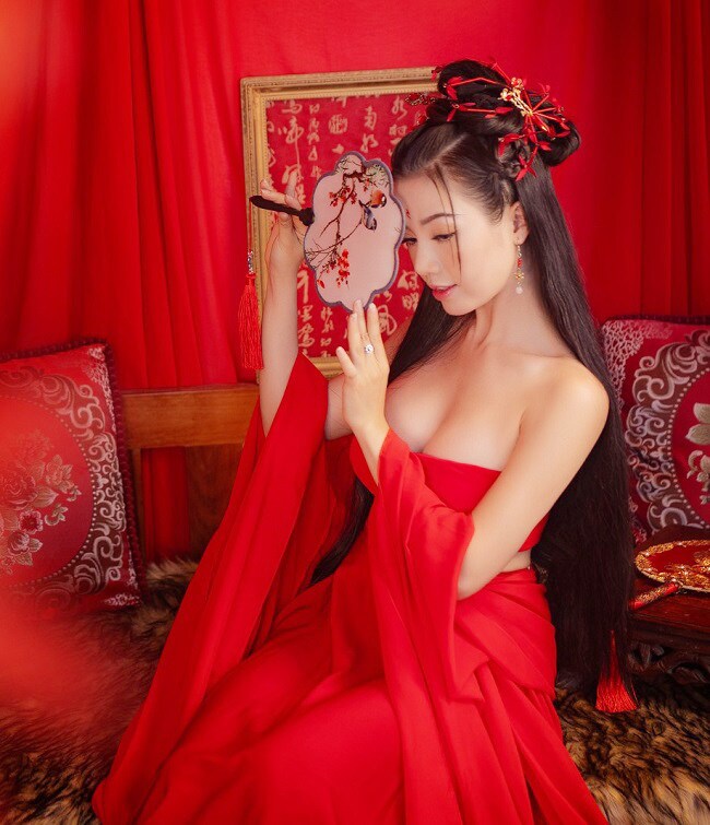 Cô nàng hot girl này sở hữu một thân hình vô cùng quyến rũ