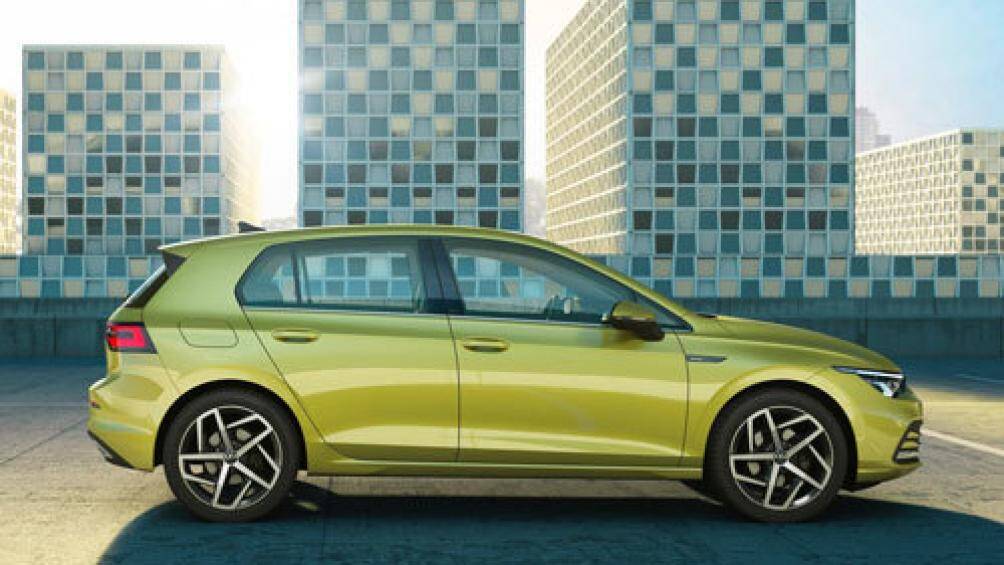 1. Volkswagen Golf (doanh số: 8.350 chiếc)