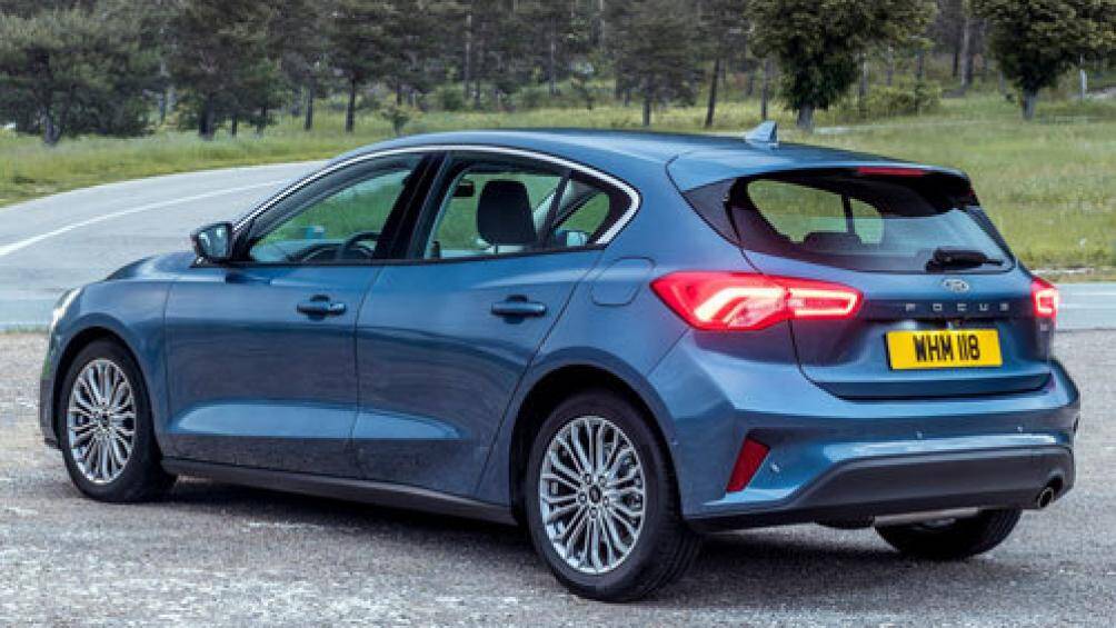 7. Ford Focus (doanh số: 2.741 chiếc)