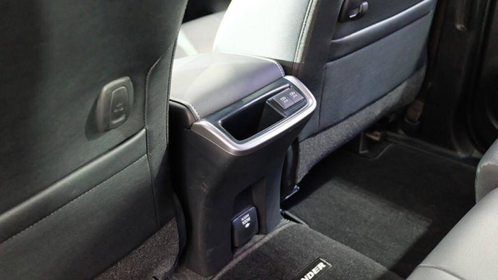 Về an toàn, phiên bản Toyota Fortuner Legender 2021 2.8L được trang bị gói an toàn Toyota Safety SENSE