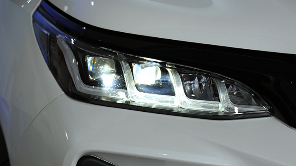 Gói này gồm cảnh báo trước va chạm PCS, cảnh báo chệch làn đường, kiểm soát hành trình thích ứng cruise control từ radar ở đầu xe