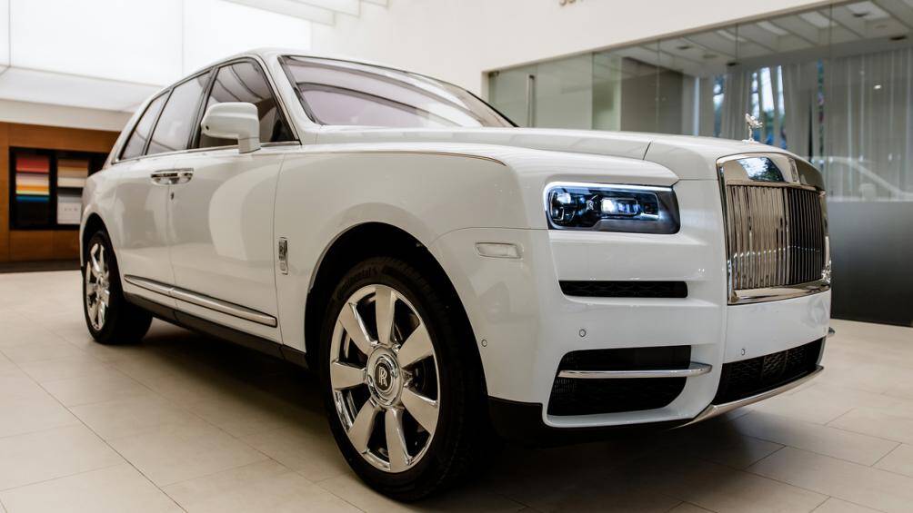 1. Rolls-Royce Cullinan (330.000 USD)
