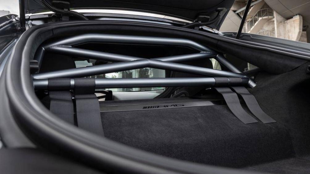 Điều này phần lớn nhờ vào các cải tiến khí động học như bộ chia gió phía trước được mở rộng, có thêm các khe hướng gió 2 bên...